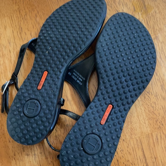 Colehaan size 5 1/2 black patent sandals - Picture 2 of 6